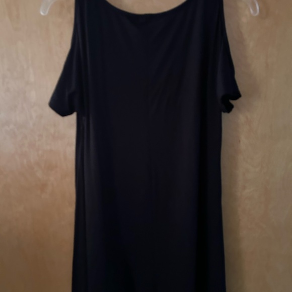 Hot Topic Music Notes & Clefs Cold Shoulder Girls Top NWT - Picture 5 of 8